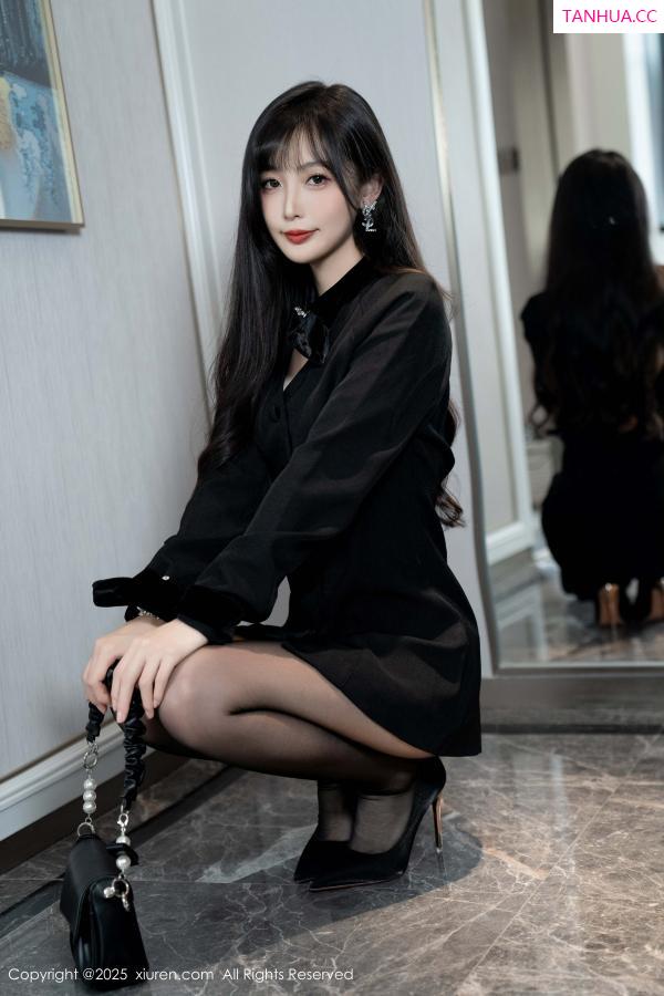   [XiuRen]高清写真图 2025.02.21 No.9918 樱桃小阑子 黑丝美腿第10张图片